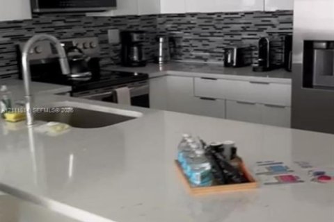 Copropriété à vendre à Hollywood, Floride: 1 chambre, 83.24 m2 № 2429891 - photo 4