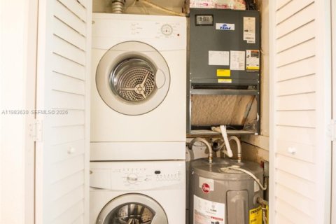 Снять в аренду таунхаус в Плантация, Флорида 2 спальни, 87.14м2, № 2047215 - фото 30