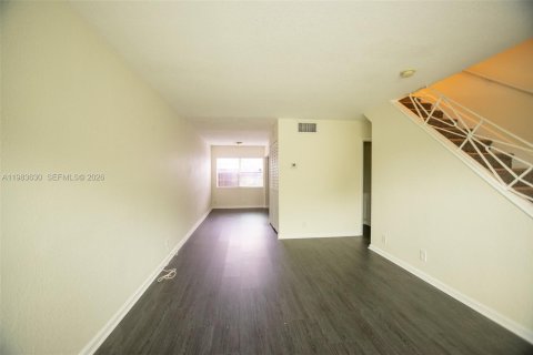 Снять в аренду таунхаус в Плантация, Флорида 2 спальни, 87.14м2, № 2047215 - фото 26