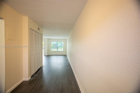 Снять в аренду таунхаус в Плантация, Флорида 2 спальни, 87.14м2, № 2047215 - фото 13