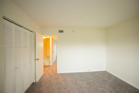 Снять в аренду таунхаус в Плантация, Флорида 2 спальни, 87.14м2, № 2047215 - фото 18