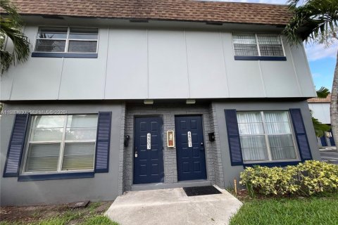 Таунхаус в Плантация, Флорида 2 спальни, 87.14м2 № 2047215