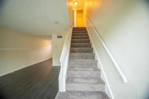 Снять в аренду таунхаус в Плантация, Флорида 2 спальни, 87.14м2, № 2047215 - фото 11