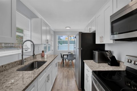 Villa ou maison à louer à Fort Lauderdale, Floride: 1 chambre, 143.91 m2 № 2087970 - photo 5