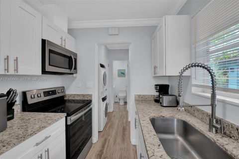 Villa ou maison à louer à Fort Lauderdale, Floride: 1 chambre, 143.91 m2 № 2087970 - photo 4