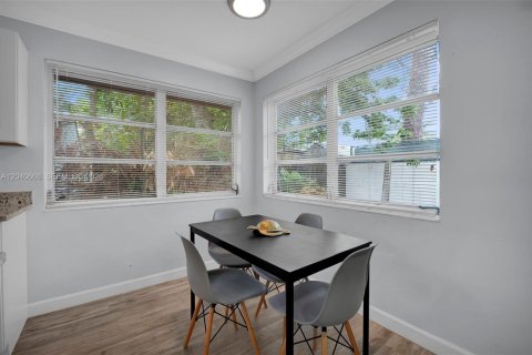Villa ou maison à louer à Fort Lauderdale, Floride: 1 chambre, 143.91 m2 № 2087970 - photo 14