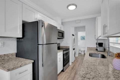 Villa ou maison à louer à Fort Lauderdale, Floride: 1 chambre, 143.91 m2 № 2087970 - photo 6