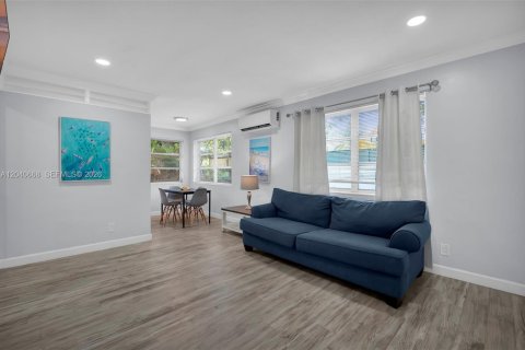 Villa ou maison à louer à Fort Lauderdale, Floride: 1 chambre, 143.91 m2 № 2087970 - photo 3