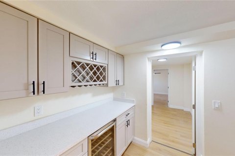 House in Tampa, Florida 3 bedrooms, 158.96 sq.m. № 1776828 - photo 6