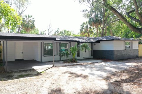House in Tampa, Florida 3 bedrooms, 158.96 sq.m. № 1776828 - photo 1