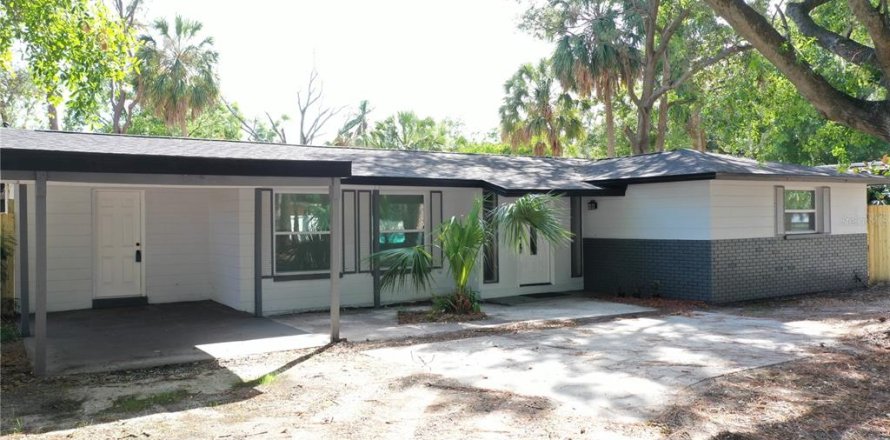 House in Tampa, Florida 3 bedrooms, 158.96 sq.m. № 1776828