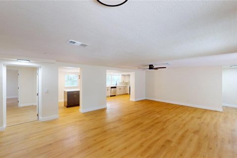 House in Tampa, Florida 3 bedrooms, 158.96 sq.m. № 1776828 - photo 5
