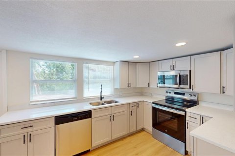 House in Tampa, Florida 3 bedrooms, 158.96 sq.m. № 1776828 - photo 13