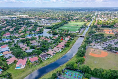Casa en venta en Coral Springs, Florida, 5 dormitorios, 266.44 m2 № 1103316 - foto 1