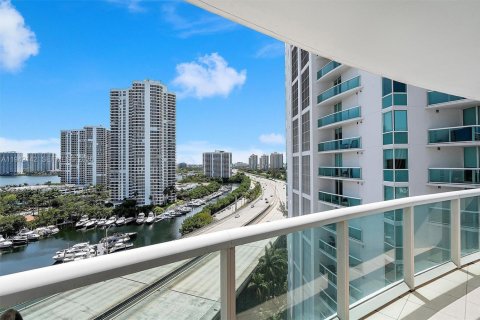 Condo in Aventura, Florida, 2 bedrooms № 2059720 - photo 22