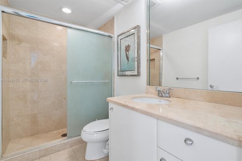 Condo in Aventura, Florida, 2 bedrooms № 2059720 - photo 28