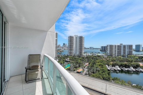 Condo in Aventura, Florida, 2 bedrooms № 2059720 - photo 5