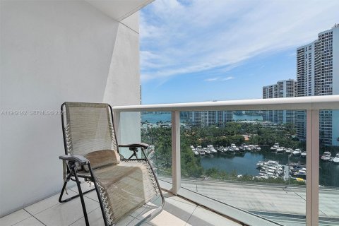 Condo in Aventura, Florida, 2 bedrooms № 2059720 - photo 21