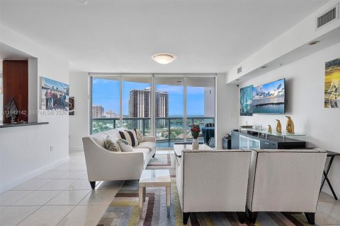 Condo in Aventura, Florida, 2 bedrooms № 2059720 - photo 2