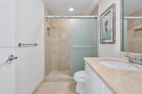 Condo in Aventura, Florida, 2 bedrooms № 2059720 - photo 12