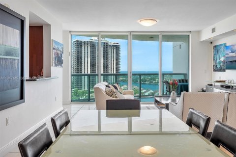 Condo in Aventura, Florida, 2 bedrooms № 2059720 - photo 7
