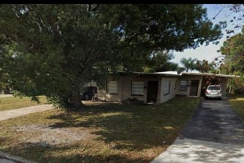 Duplex in Orlando, Florida 8 bedrooms, 280.29 sq.m. № 1820948 - photo 1