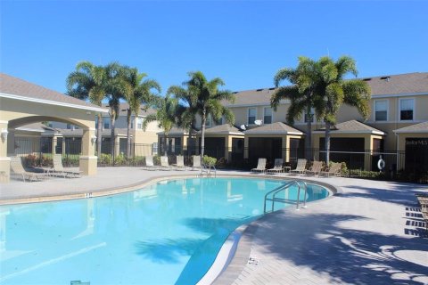 Townhouse in Pinellas Park, Florida 2 bedrooms, 112.41 sq.m. № 1899154 - photo 3