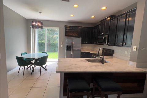 Townhouse in Pinellas Park, Florida 2 bedrooms, 112.41 sq.m. № 1899154 - photo 8