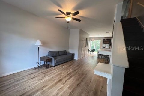 Townhouse in Pinellas Park, Florida 2 bedrooms, 112.41 sq.m. № 1899154 - photo 5