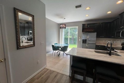 Townhouse in Pinellas Park, Florida 2 bedrooms, 112.41 sq.m. № 1899154 - photo 7