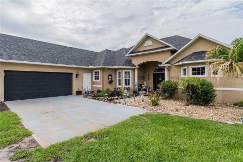 House in Mulberry, Florida 3 bedrooms, 232.63 sq.m. № 2220386 - photo 4