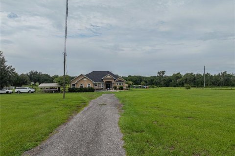 House in Mulberry, Florida 3 bedrooms, 232.63 sq.m. № 2220386 - photo 5