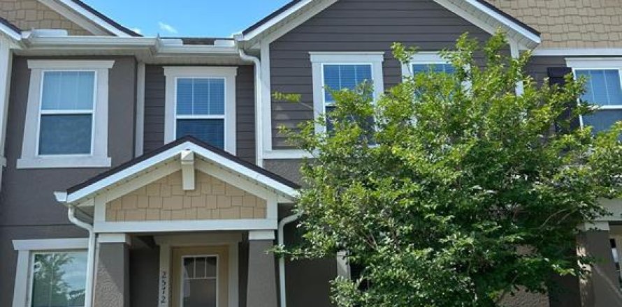 Adosado en Kissimmee, Florida 3 dormitorios, 141.95 m2 № 1919310
