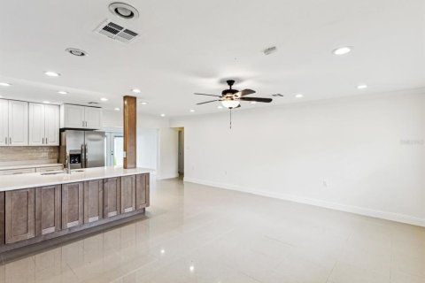 Casa en alquiler en Largo, Florida, 3 dormitorios, 159.79 m2 № 1825233 - foto 4