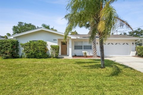 Casa en alquiler en Largo, Florida, 3 dormitorios, 159.79 m2 № 1825233 - foto 1