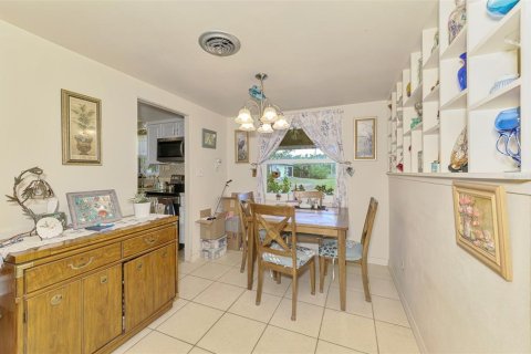 Villa ou maison à vendre à North Port, Floride: 2 chambres, 133.78 m2 № 1680567 - photo 7