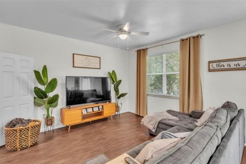 Townhouse in Lakeland, Florida 3 bedrooms, 180.69 sq.m. № 1789447 - photo 13