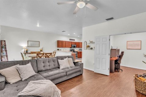 Townhouse in Lakeland, Florida 3 bedrooms, 180.69 sq.m. № 1789447 - photo 12
