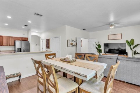 Townhouse in Lakeland, Florida 3 bedrooms, 180.69 sq.m. № 1789447 - photo 8