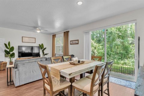 Townhouse in Lakeland, Florida 3 bedrooms, 180.69 sq.m. № 1789447 - photo 9