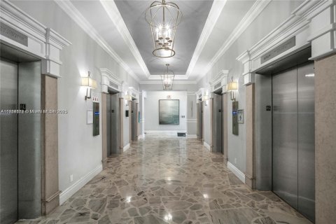 Condo in Hollywood, Florida, 1 bedroom  № 1868578 - photo 23