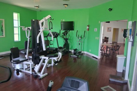 Condo in Palm Springs, Florida, 2 bedrooms № 2177086 - photo 26