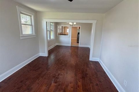Villa ou maison à louer à Tampa, Floride: 3 chambres, 109.25 m2 № 2096983 - photo 2