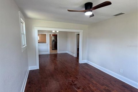 Villa ou maison à louer à Tampa, Floride: 3 chambres, 109.25 m2 № 2096983 - photo 3