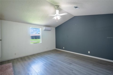 Casa en venta en Brooksville, Florida, 6 dormitorios, 653.66 m2 № 2232326 - foto 19