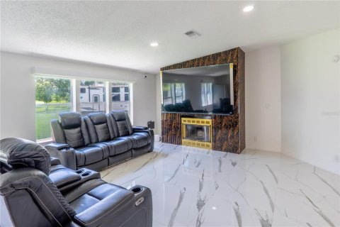 Casa en venta en Brooksville, Florida, 6 dormitorios, 653.66 m2 № 2232326 - foto 9