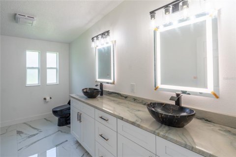 Casa en venta en Brooksville, Florida, 6 dormitorios, 653.66 m2 № 2232326 - foto 24