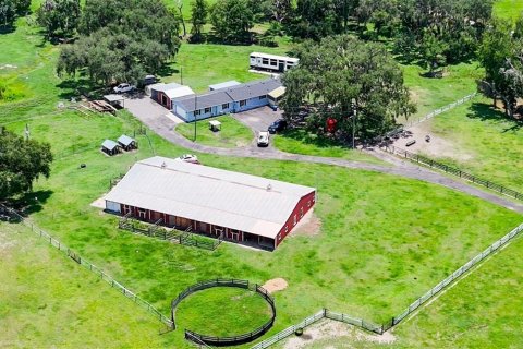 Casa en venta en Brooksville, Florida, 6 dormitorios, 653.66 m2 № 2232326 - foto 2