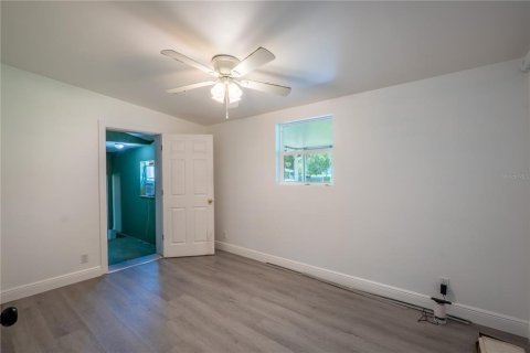 Casa en venta en Brooksville, Florida, 6 dormitorios, 653.66 m2 № 2232326 - foto 22