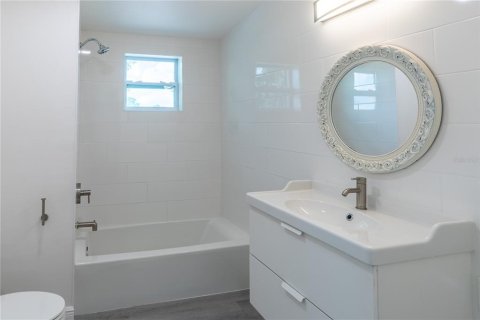 Casa en venta en Brooksville, Florida, 6 dormitorios, 653.66 m2 № 2232326 - foto 15